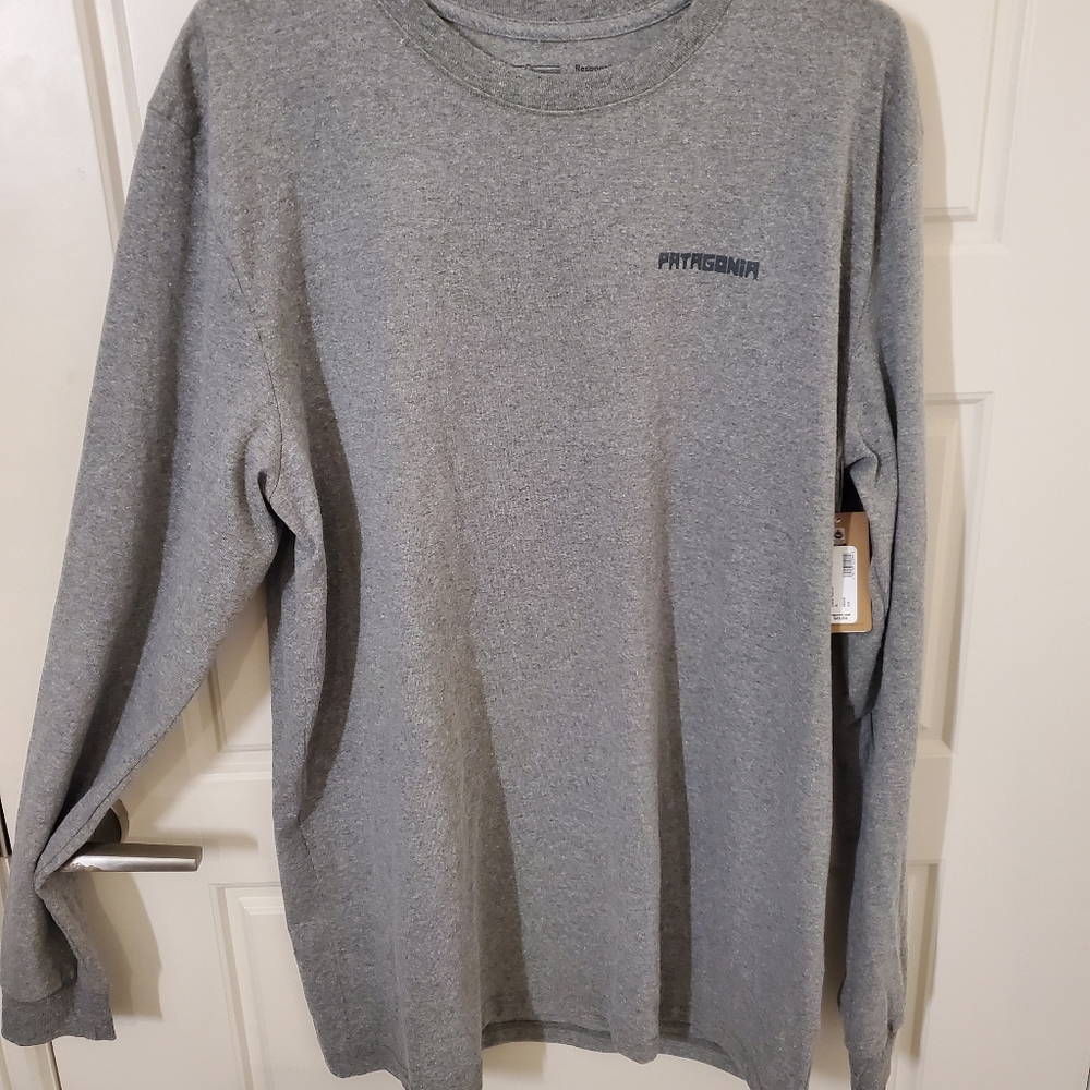 Patagonia Mens XL longsleeve tee brand new